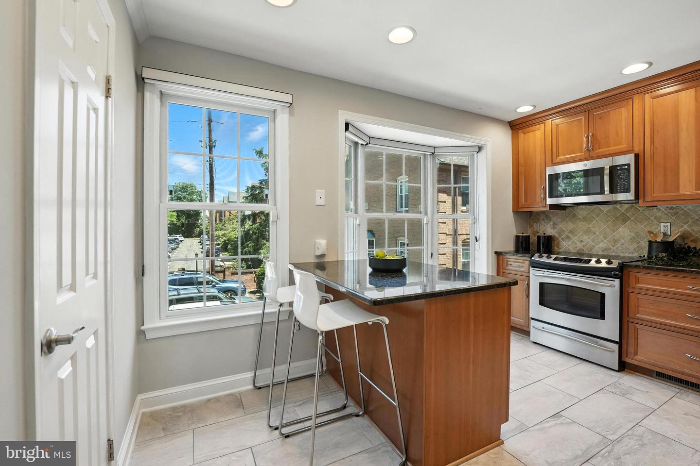 1810 21ST ST N, ARLINGTON, Virginia 22209, 3 Bedrooms Bedrooms, ,2 BathroomsBathrooms,Residential,For sale,1810 21ST ST N,VAAR2059442 MLS # VAAR2059442