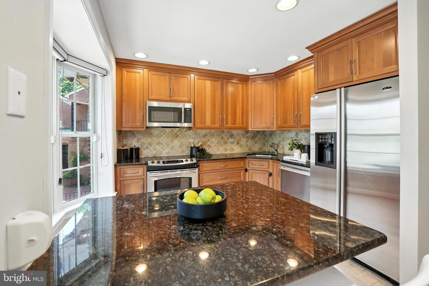 1810 21ST ST N, ARLINGTON, Virginia 22209, 3 Bedrooms Bedrooms, ,2 BathroomsBathrooms,Residential,For sale,1810 21ST ST N,VAAR2059442 MLS # VAAR2059442