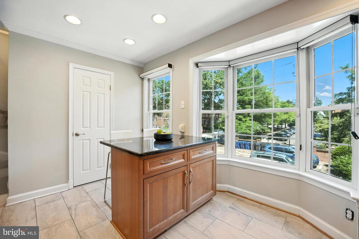 1810 21ST ST N, ARLINGTON, Virginia 22209, 3 Bedrooms Bedrooms, ,2 BathroomsBathrooms,Residential,For sale,1810 21ST ST N,VAAR2059442 MLS # VAAR2059442