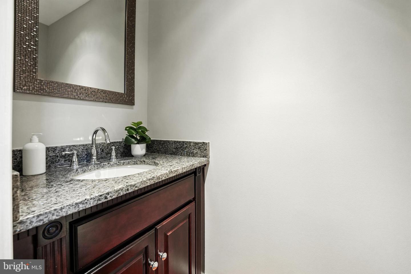 1810 21ST ST N, ARLINGTON, Virginia 22209, 3 Bedrooms Bedrooms, ,2 BathroomsBathrooms,Residential,For sale,1810 21ST ST N,VAAR2059442 MLS # VAAR2059442