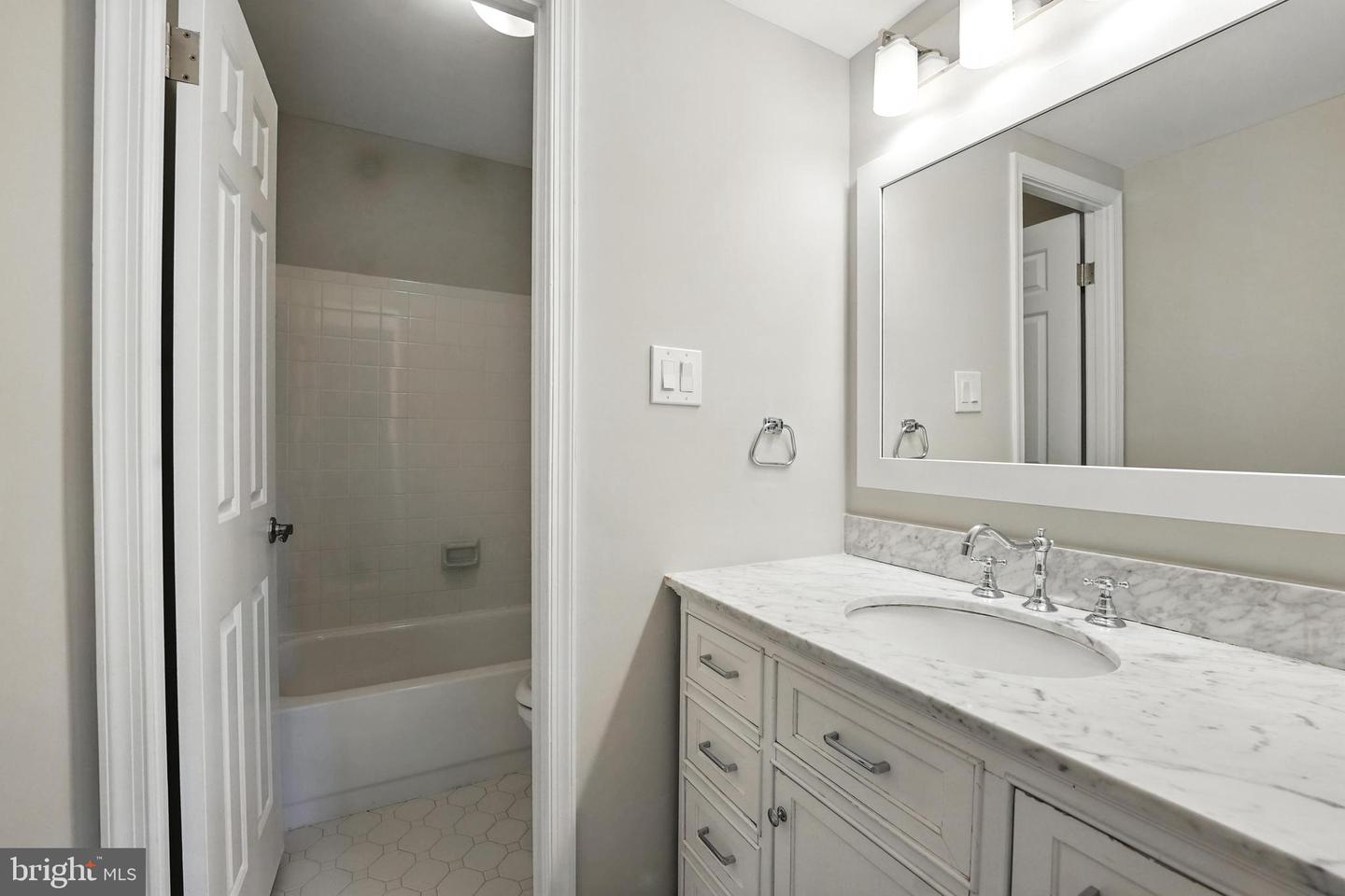 1810 21ST ST N, ARLINGTON, Virginia 22209, 3 Bedrooms Bedrooms, ,2 BathroomsBathrooms,Residential,For sale,1810 21ST ST N,VAAR2059442 MLS # VAAR2059442