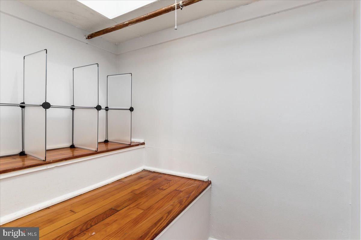 3482 GUNSTON RD, ALEXANDRIA, Virginia 22302, 2 Bedrooms Bedrooms, ,1 BathroomBathrooms,Residential,For sale,3482 GUNSTON RD,VAAX2046988 MLS # VAAX2046988