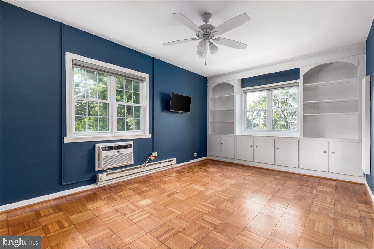 3482 GUNSTON RD, ALEXANDRIA, Virginia 22302, 2 Bedrooms Bedrooms, ,1 BathroomBathrooms,Residential,For sale,3482 GUNSTON RD,VAAX2046988 MLS # VAAX2046988