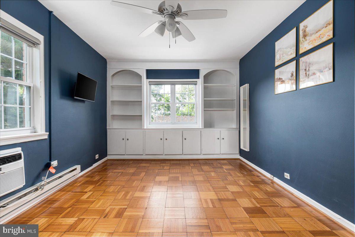 3482 GUNSTON RD, ALEXANDRIA, Virginia 22302, 2 Bedrooms Bedrooms, ,1 BathroomBathrooms,Residential,For sale,3482 GUNSTON RD,VAAX2046988 MLS # VAAX2046988