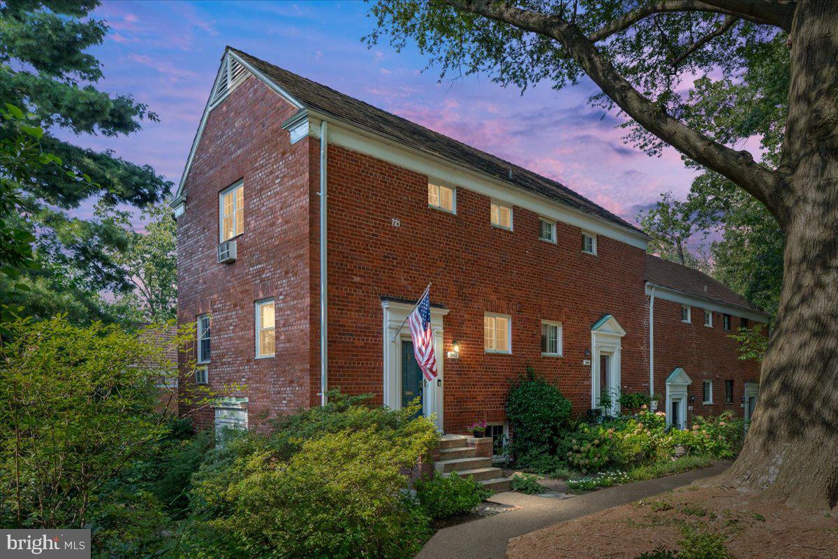 3482 GUNSTON RD, ALEXANDRIA, Virginia 22302, 2 Bedrooms Bedrooms, ,1 BathroomBathrooms,Residential,For sale,3482 GUNSTON RD,VAAX2046988 MLS # VAAX2046988