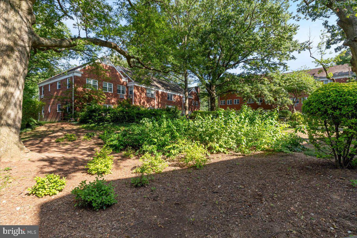 3482 GUNSTON RD, ALEXANDRIA, Virginia 22302, 2 Bedrooms Bedrooms, ,1 BathroomBathrooms,Residential,For sale,3482 GUNSTON RD,VAAX2046988 MLS # VAAX2046988