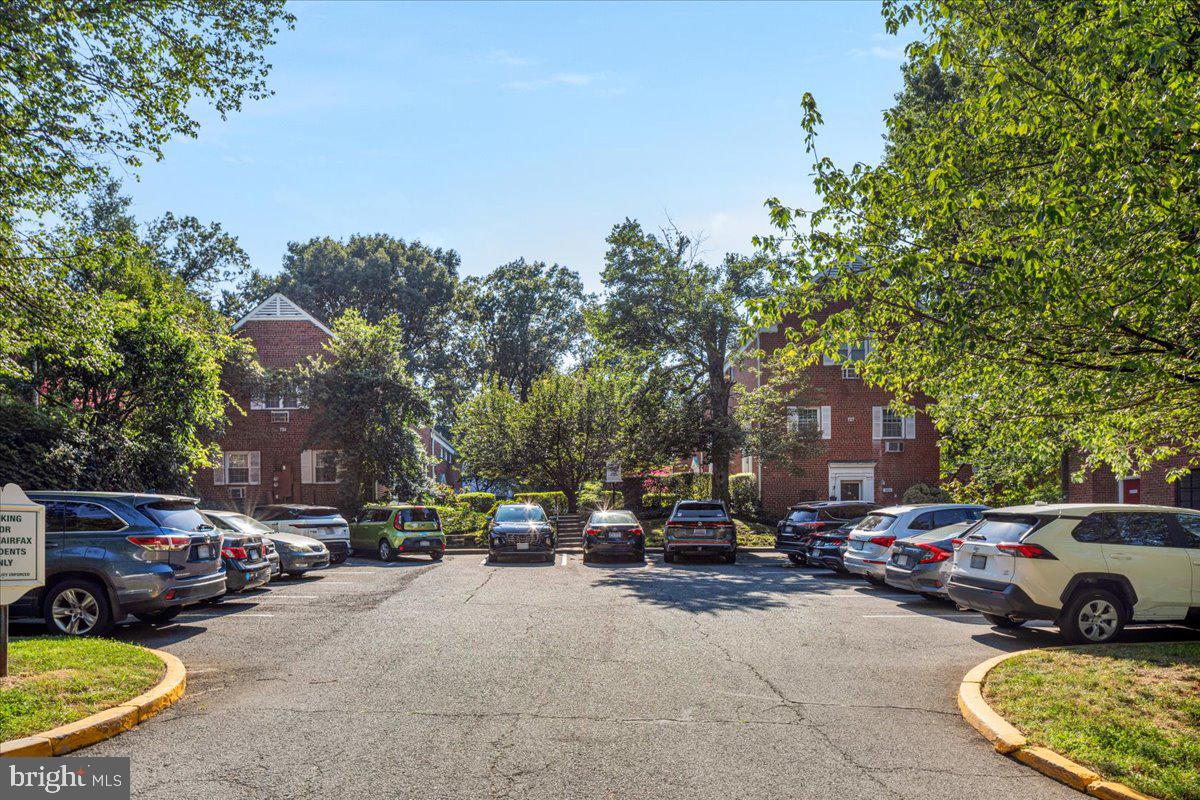 3482 GUNSTON RD, ALEXANDRIA, Virginia 22302, 2 Bedrooms Bedrooms, ,1 BathroomBathrooms,Residential,For sale,3482 GUNSTON RD,VAAX2046988 MLS # VAAX2046988