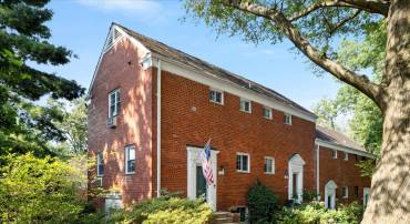 3482 GUNSTON RD, ALEXANDRIA, Virginia 22302, 2 Bedrooms Bedrooms, ,1 BathroomBathrooms,Residential,For sale,3482 GUNSTON RD,VAAX2046988 MLS # VAAX2046988