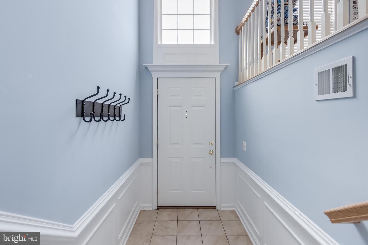 8259 PURPLE LILAC CT, LORTON, Virginia 22079, 3 Bedrooms Bedrooms, ,3 BathroomsBathrooms,Residential,For sale,8259 PURPLE LILAC CT,VAFX2252364 MLS # VAFX2252364