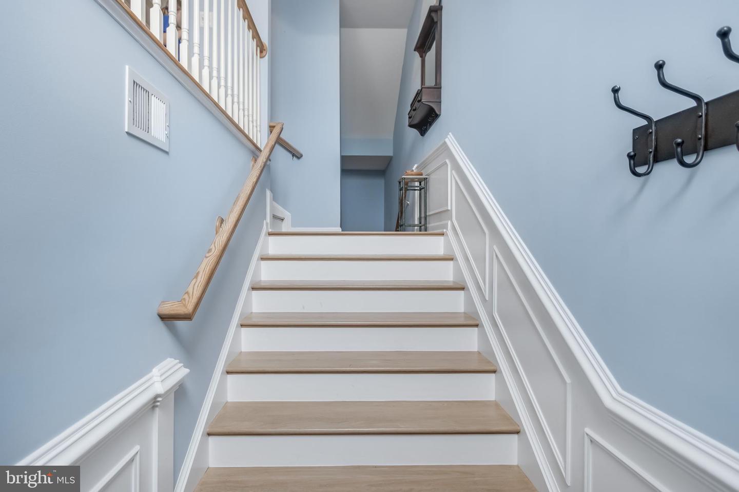 8259 PURPLE LILAC CT, LORTON, Virginia 22079, 3 Bedrooms Bedrooms, ,3 BathroomsBathrooms,Residential,For sale,8259 PURPLE LILAC CT,VAFX2252364 MLS # VAFX2252364
