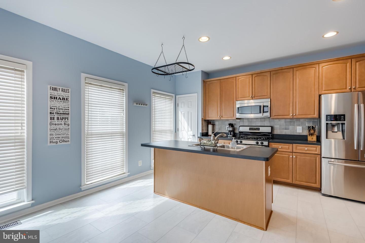 8259 PURPLE LILAC CT, LORTON, Virginia 22079, 3 Bedrooms Bedrooms, ,3 BathroomsBathrooms,Residential,For sale,8259 PURPLE LILAC CT,VAFX2252364 MLS # VAFX2252364