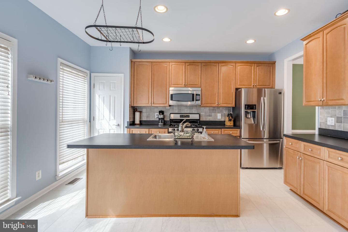 8259 PURPLE LILAC CT, LORTON, Virginia 22079, 3 Bedrooms Bedrooms, ,3 BathroomsBathrooms,Residential,For sale,8259 PURPLE LILAC CT,VAFX2252364 MLS # VAFX2252364
