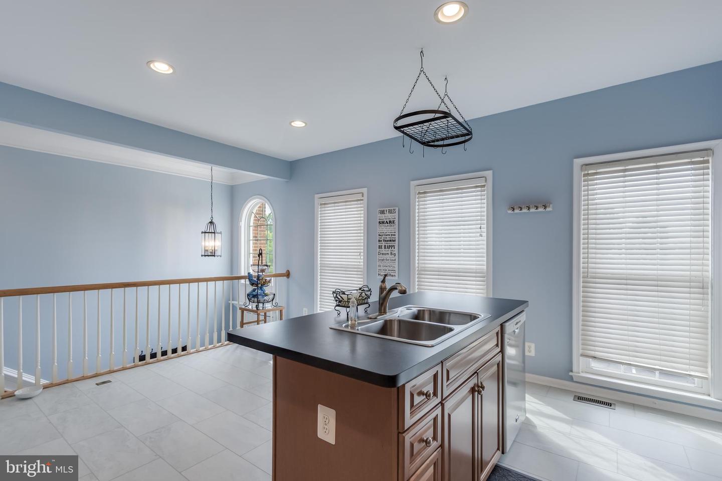 8259 PURPLE LILAC CT, LORTON, Virginia 22079, 3 Bedrooms Bedrooms, ,3 BathroomsBathrooms,Residential,For sale,8259 PURPLE LILAC CT,VAFX2252364 MLS # VAFX2252364