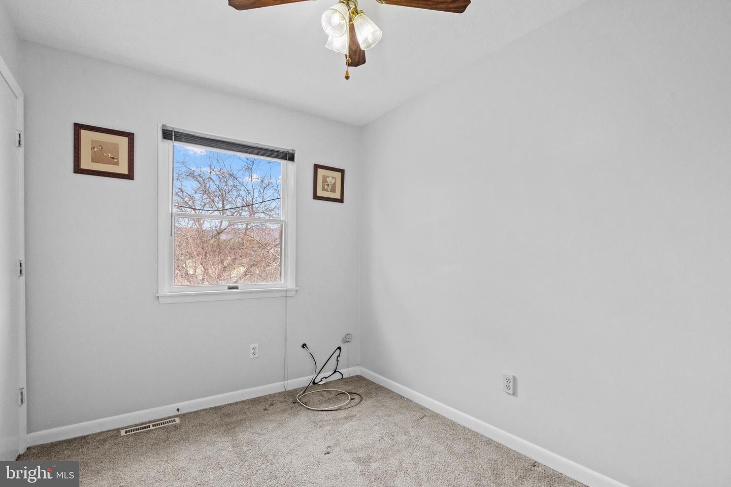 1124 WADEWOOD CT, WOODSTOCK, Virginia 22664, 3 Bedrooms Bedrooms, ,1 BathroomBathrooms,Residential,For sale,1124 WADEWOOD CT,VASH2011884 MLS # VASH2011884