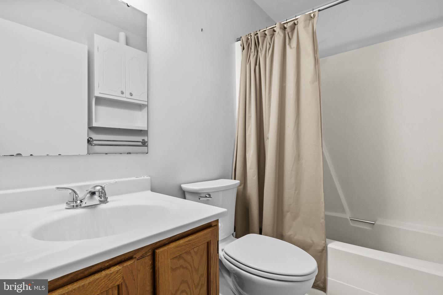 1124 WADEWOOD CT, WOODSTOCK, Virginia 22664, 3 Bedrooms Bedrooms, ,1 BathroomBathrooms,Residential,For sale,1124 WADEWOOD CT,VASH2011884 MLS # VASH2011884