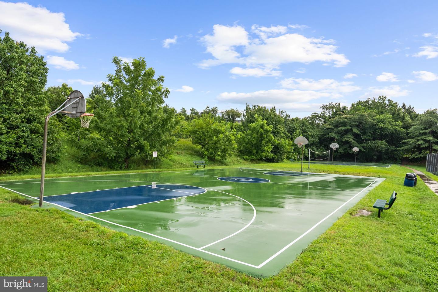 6919-D VICTORIA DR, ALEXANDRIA, Virginia 22310, 2 Bedrooms Bedrooms, ,2 BathroomsBathrooms,Residential,For sale,6919-D VICTORIA DR,VAFX2253516 MLS # VAFX2253516