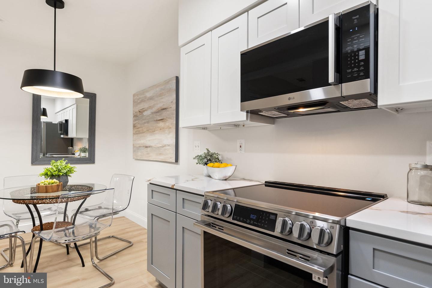 6919-D VICTORIA DR, ALEXANDRIA, Virginia 22310, 2 Bedrooms Bedrooms, ,2 BathroomsBathrooms,Residential,For sale,6919-D VICTORIA DR,VAFX2253516 MLS # VAFX2253516