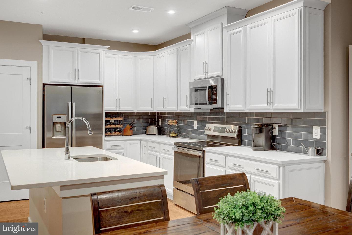 1675 BANDIT LOOP #103B, RESTON, Virginia 20190, 2 Bedrooms Bedrooms, ,2 BathroomsBathrooms,Residential,For sale,1675 BANDIT LOOP #103B,VAFX2253530 MLS # VAFX2253530