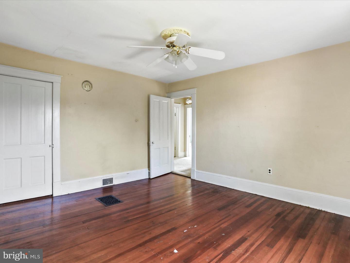 410 ASH ST, STRASBURG, Virginia 22657, 4 Bedrooms Bedrooms, ,1 BathroomBathrooms,Residential,For sale,410 ASH ST,VASH2011918 MLS # VASH2011918