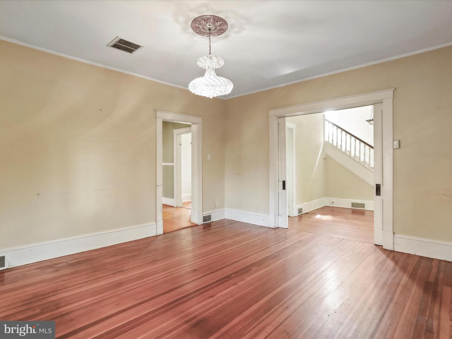 410 ASH ST, STRASBURG, Virginia 22657, 4 Bedrooms Bedrooms, ,1 BathroomBathrooms,Residential,For sale,410 ASH ST,VASH2011918 MLS # VASH2011918
