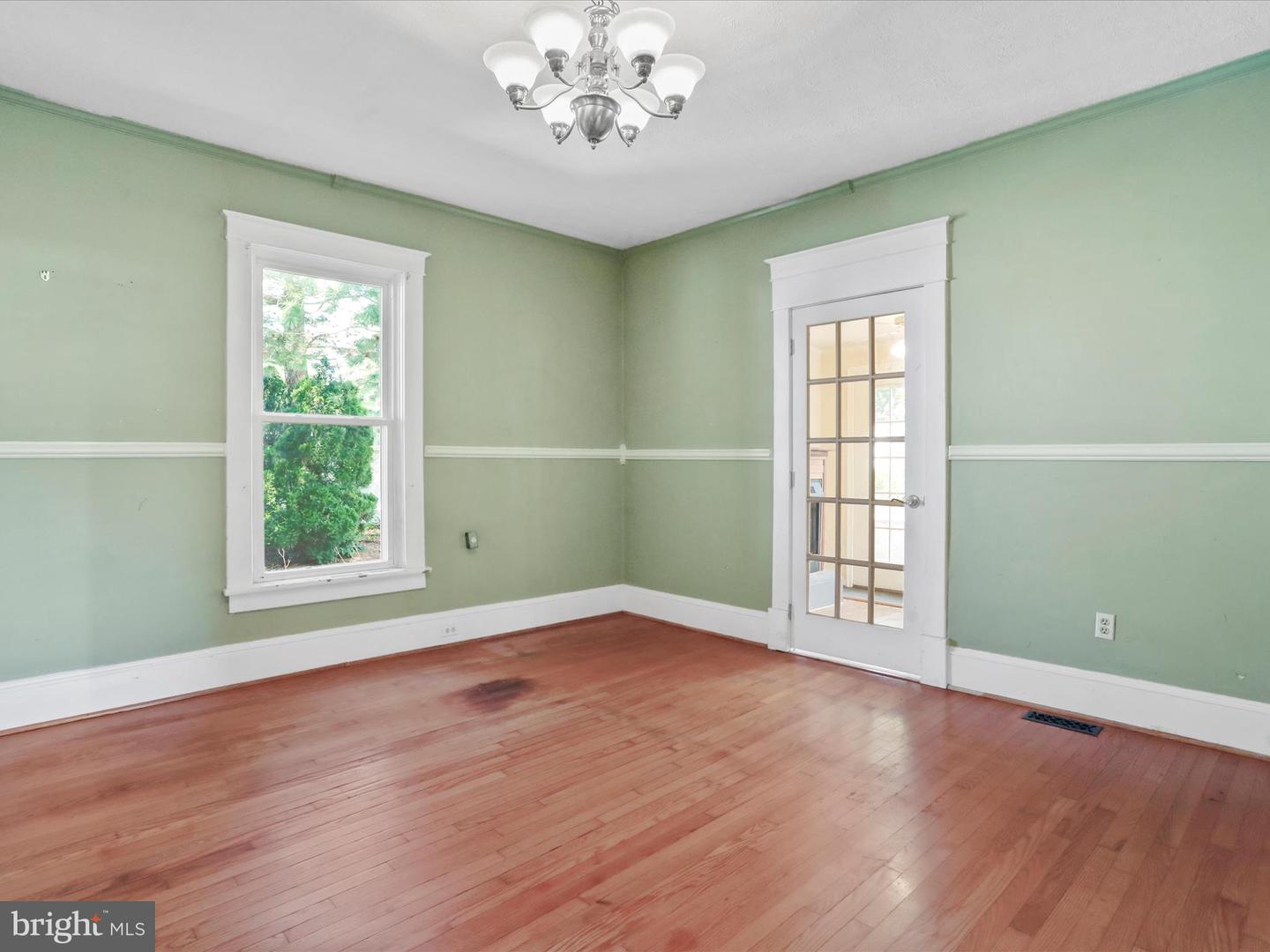410 ASH ST, STRASBURG, Virginia 22657, 4 Bedrooms Bedrooms, ,1 BathroomBathrooms,Residential,For sale,410 ASH ST,VASH2011918 MLS # VASH2011918