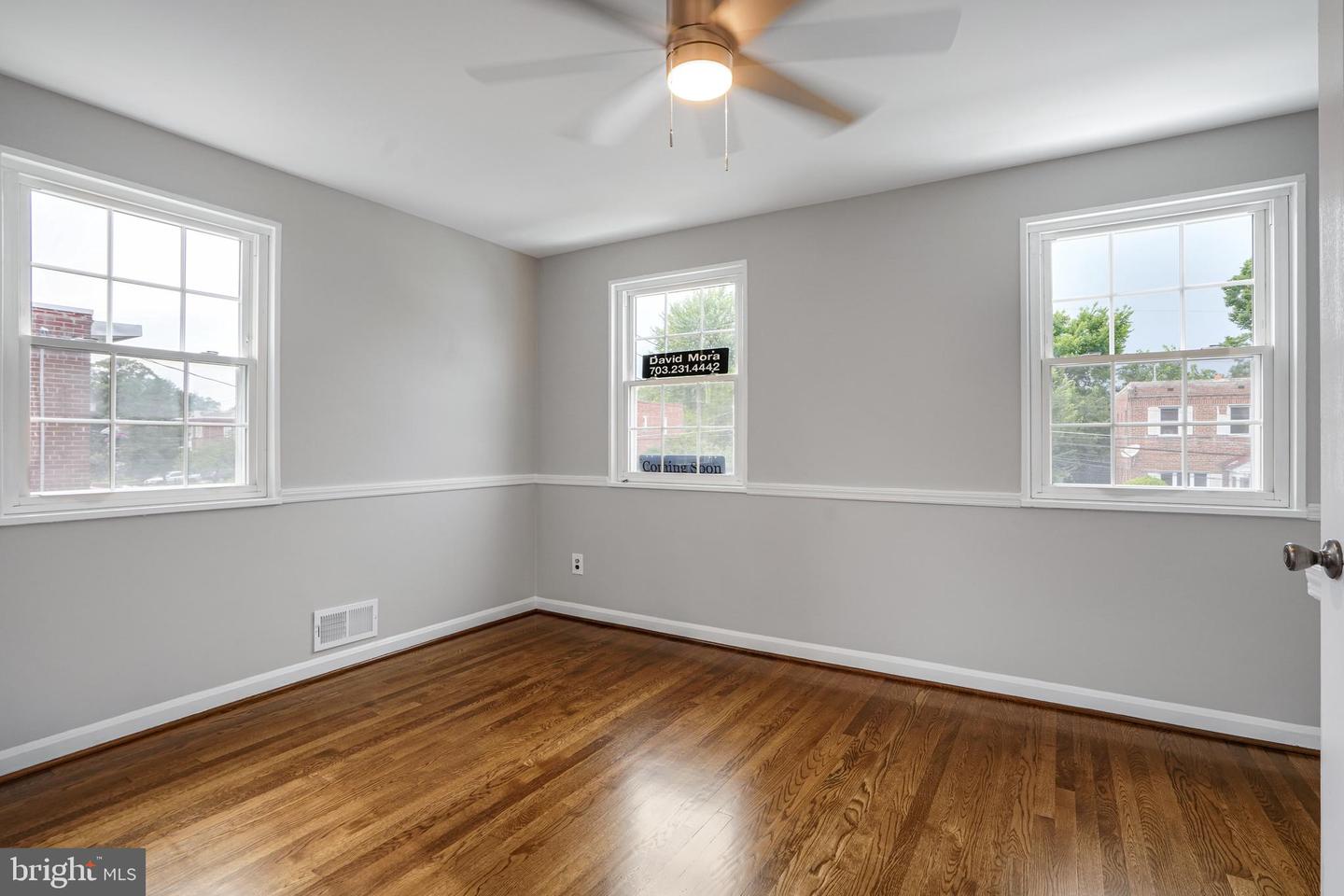 3202 13TH RD S, ARLINGTON, Virginia 22204, 3 Bedrooms Bedrooms, ,2 BathroomsBathrooms,Residential,For sale,3202 13TH RD S,VAAR2060276 MLS # VAAR2060276