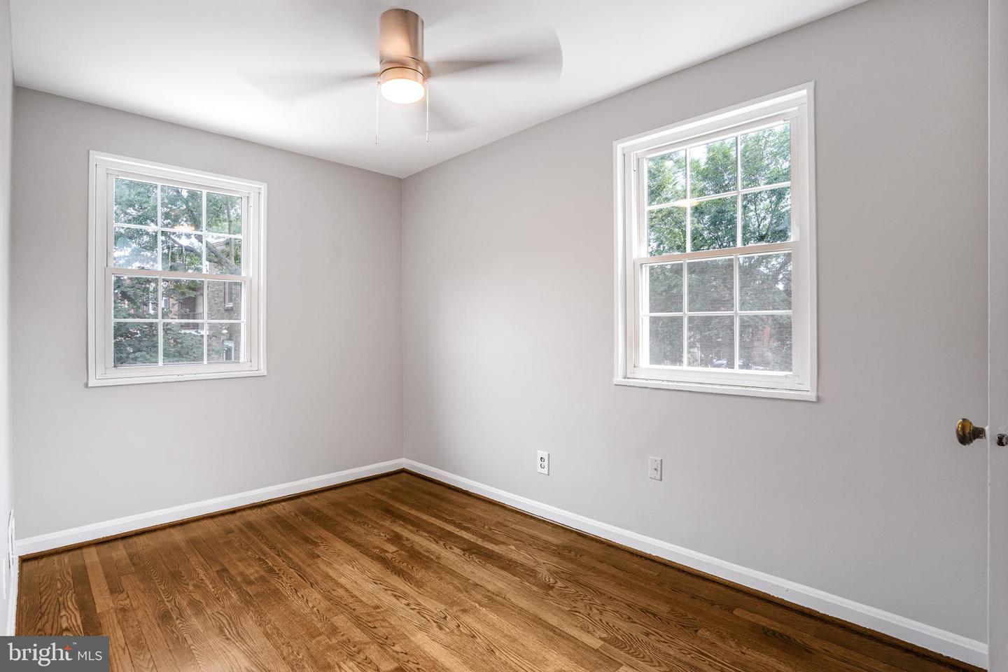 3202 13TH RD S, ARLINGTON, Virginia 22204, 3 Bedrooms Bedrooms, ,2 BathroomsBathrooms,Residential,For sale,3202 13TH RD S,VAAR2060276 MLS # VAAR2060276