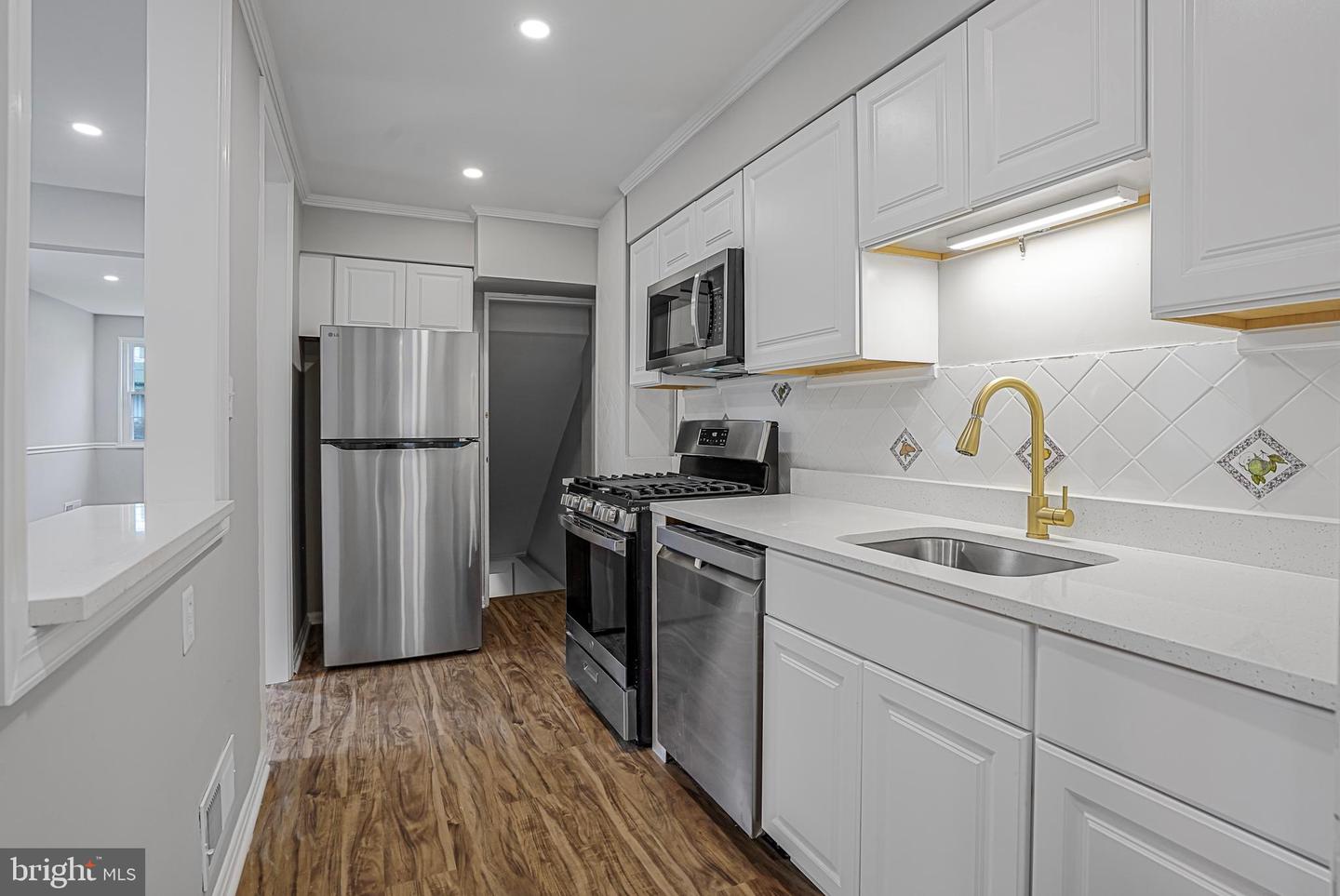 3202 13TH RD S, ARLINGTON, Virginia 22204, 3 Bedrooms Bedrooms, ,2 BathroomsBathrooms,Residential,For sale,3202 13TH RD S,VAAR2060276 MLS # VAAR2060276