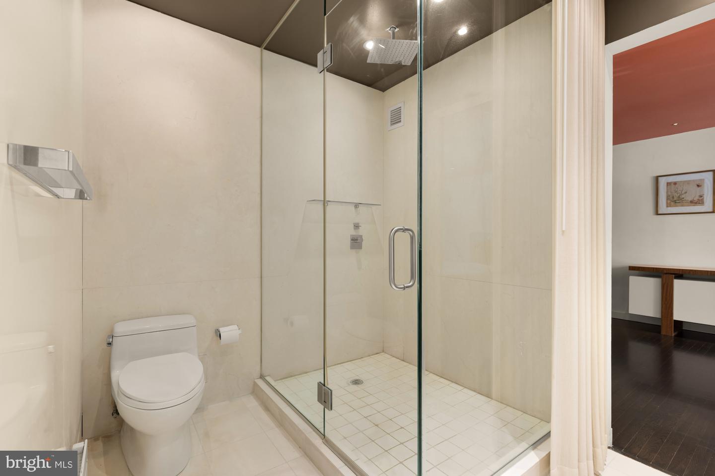 2725 39TH ST NW #402, WASHINGTON, District Of Columbia 20007, 1 Bedroom Bedrooms, ,1 BathroomBathrooms,Residential,For sale,2725 39TH ST NW #402,DCDC2209292 MLS # DCDC2209292