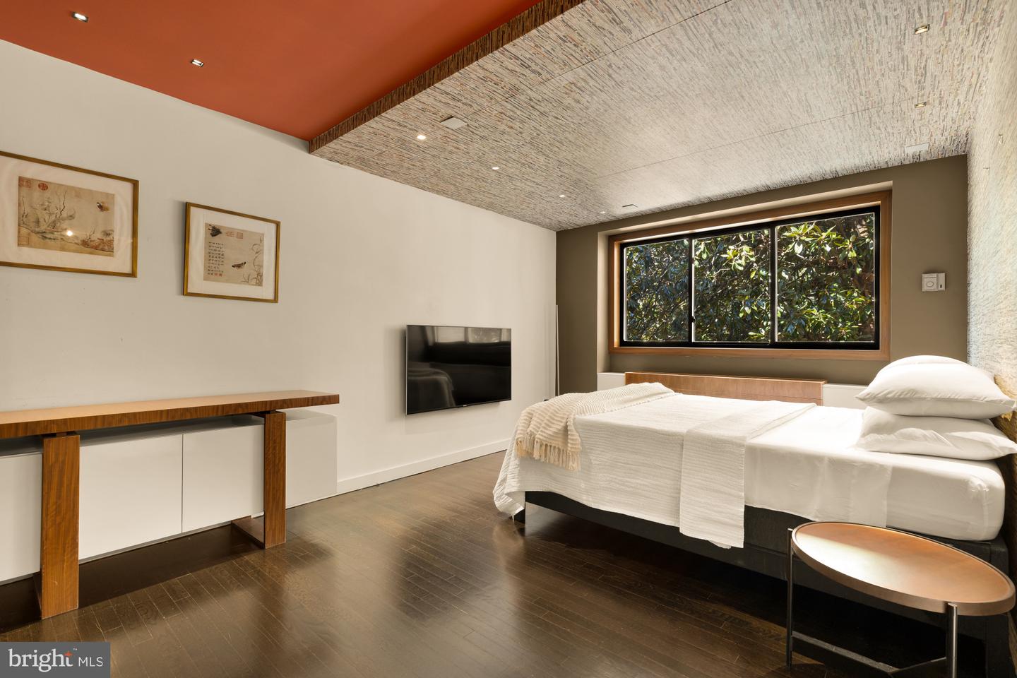 2725 39TH ST NW #402, WASHINGTON, District Of Columbia 20007, 1 Bedroom Bedrooms, ,1 BathroomBathrooms,Residential,For sale,2725 39TH ST NW #402,DCDC2209292 MLS # DCDC2209292