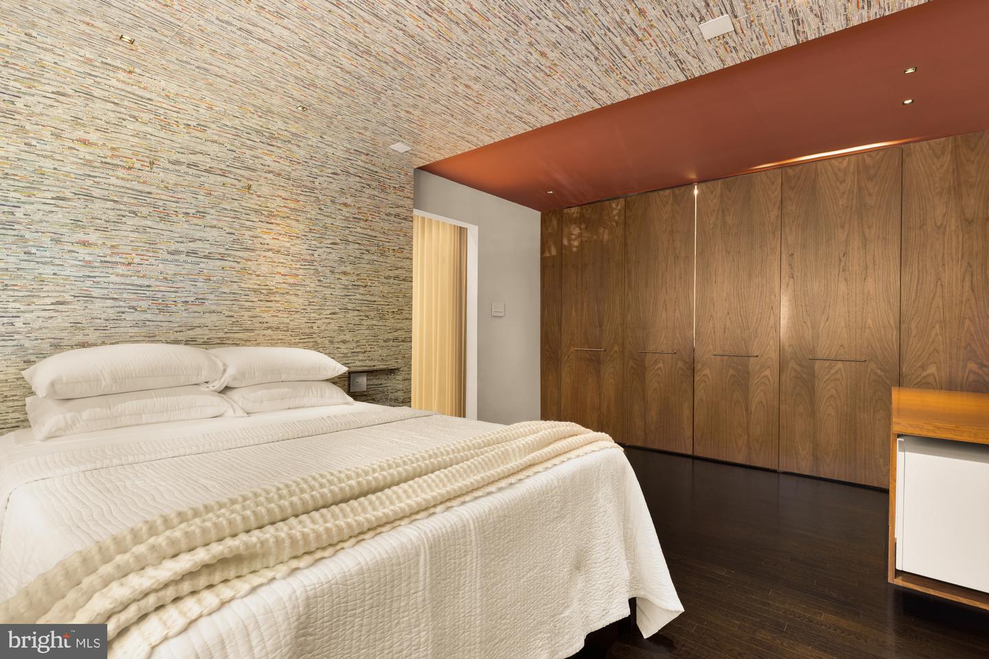 2725 39TH ST NW #402, WASHINGTON, District Of Columbia 20007, 1 Bedroom Bedrooms, ,1 BathroomBathrooms,Residential,For sale,2725 39TH ST NW #402,DCDC2209292 MLS # DCDC2209292
