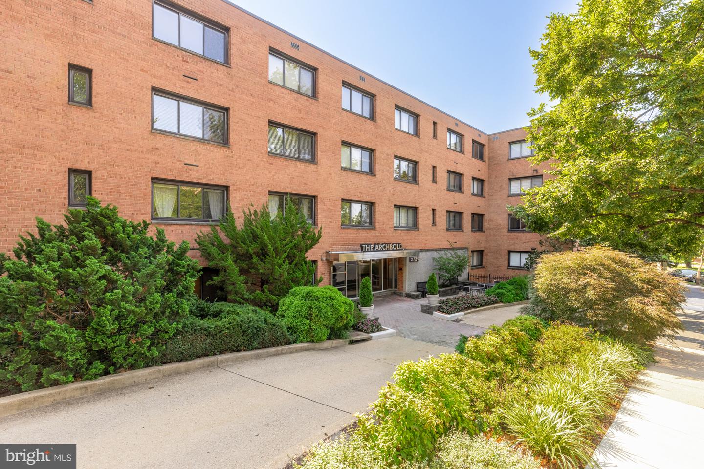 2725 39TH ST NW #402, WASHINGTON, District Of Columbia 20007, 1 Bedroom Bedrooms, ,1 BathroomBathrooms,Residential,For sale,2725 39TH ST NW #402,DCDC2209292 MLS # DCDC2209292
