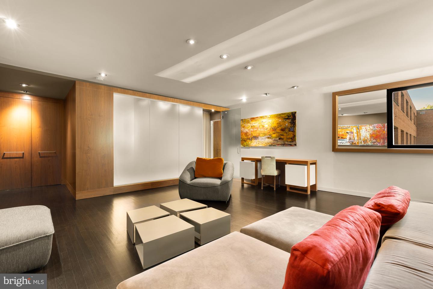 2725 39TH ST NW #402, WASHINGTON, District Of Columbia 20007, 1 Bedroom Bedrooms, ,1 BathroomBathrooms,Residential,For sale,2725 39TH ST NW #402,DCDC2209292 MLS # DCDC2209292