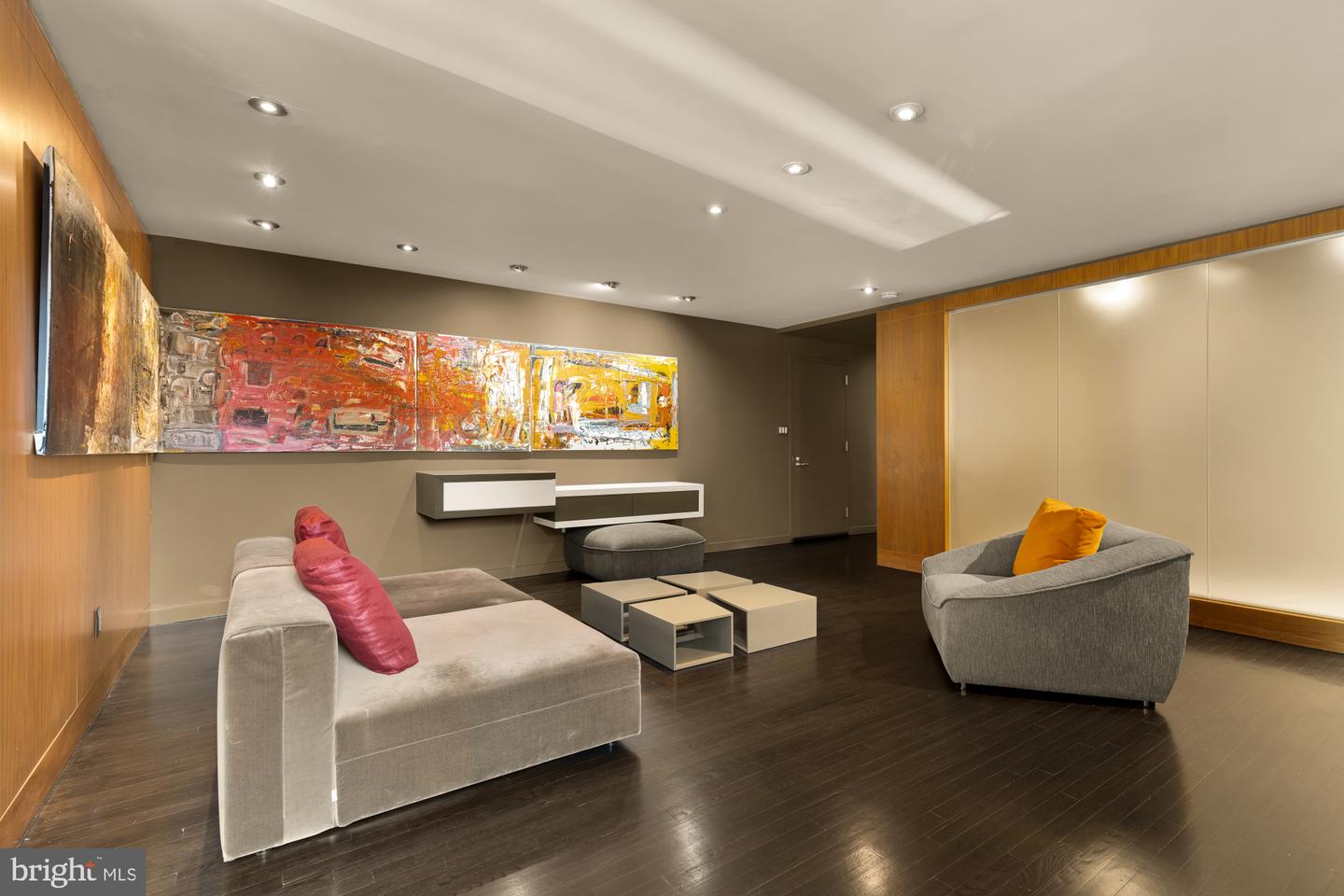 2725 39TH ST NW #402, WASHINGTON, District Of Columbia 20007, 1 Bedroom Bedrooms, ,1 BathroomBathrooms,Residential,For sale,2725 39TH ST NW #402,DCDC2209292 MLS # DCDC2209292