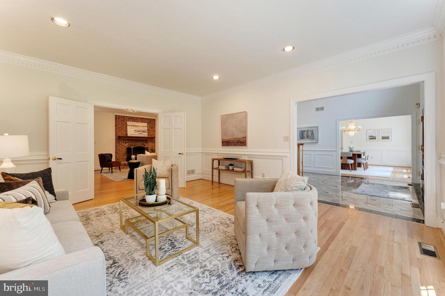 250 GOLDEN WOODS CT, GREAT FALLS, Virginia 22066, 5 Bedrooms Bedrooms, ,4 BathroomsBathrooms,Residential,For sale,250 GOLDEN WOODS CT,VAFX2253842 MLS # VAFX2253842