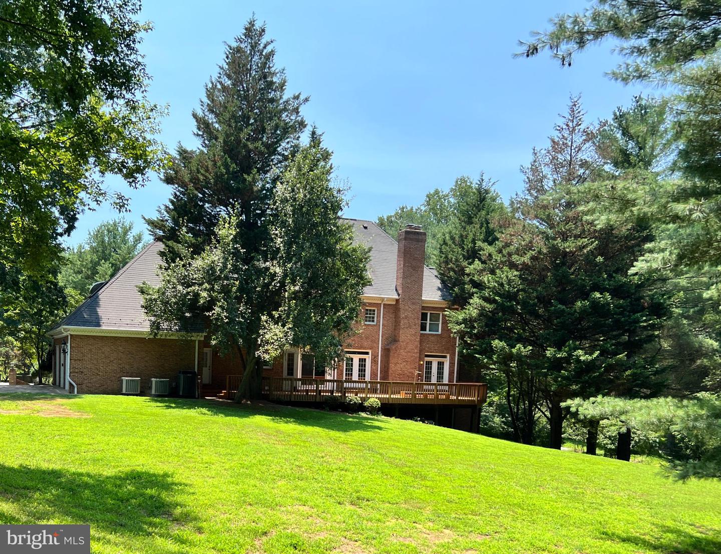 250 GOLDEN WOODS CT, GREAT FALLS, Virginia 22066, 5 Bedrooms Bedrooms, ,4 BathroomsBathrooms,Residential,For sale,250 GOLDEN WOODS CT,VAFX2253842 MLS # VAFX2253842