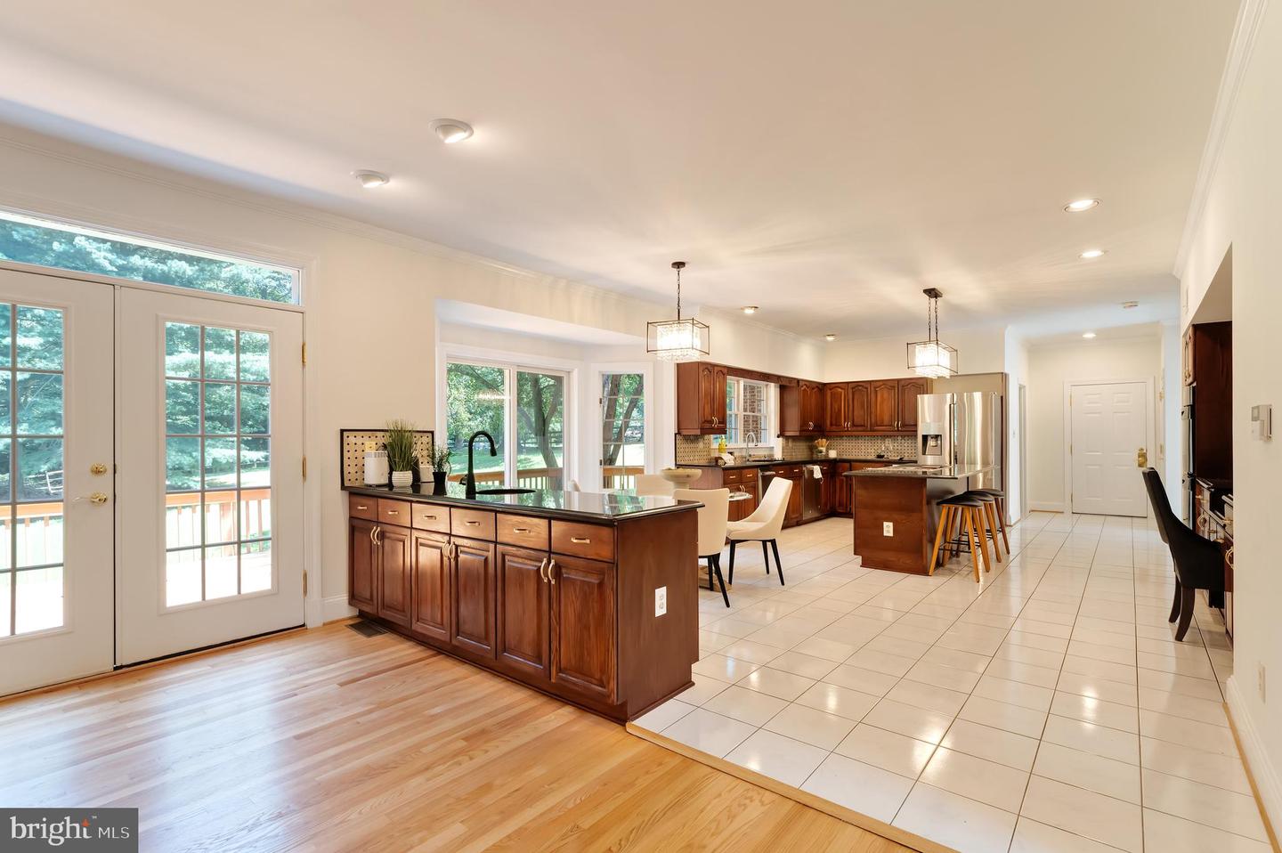 250 GOLDEN WOODS CT, GREAT FALLS, Virginia 22066, 5 Bedrooms Bedrooms, ,4 BathroomsBathrooms,Residential,For sale,250 GOLDEN WOODS CT,VAFX2253842 MLS # VAFX2253842