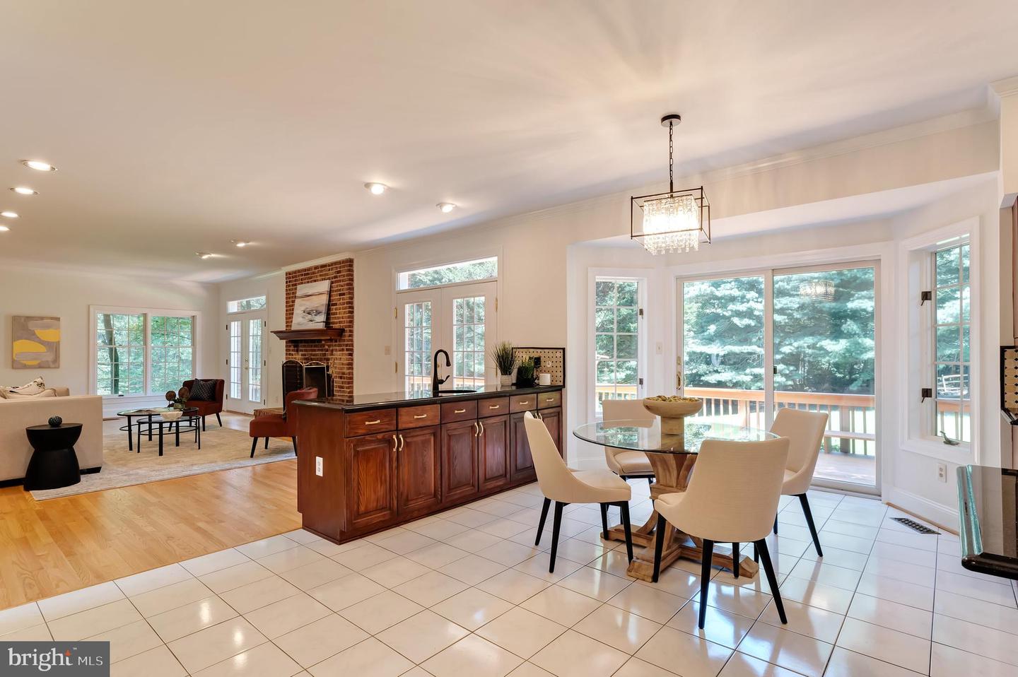250 GOLDEN WOODS CT, GREAT FALLS, Virginia 22066, 5 Bedrooms Bedrooms, ,4 BathroomsBathrooms,Residential,For sale,250 GOLDEN WOODS CT,VAFX2253842 MLS # VAFX2253842