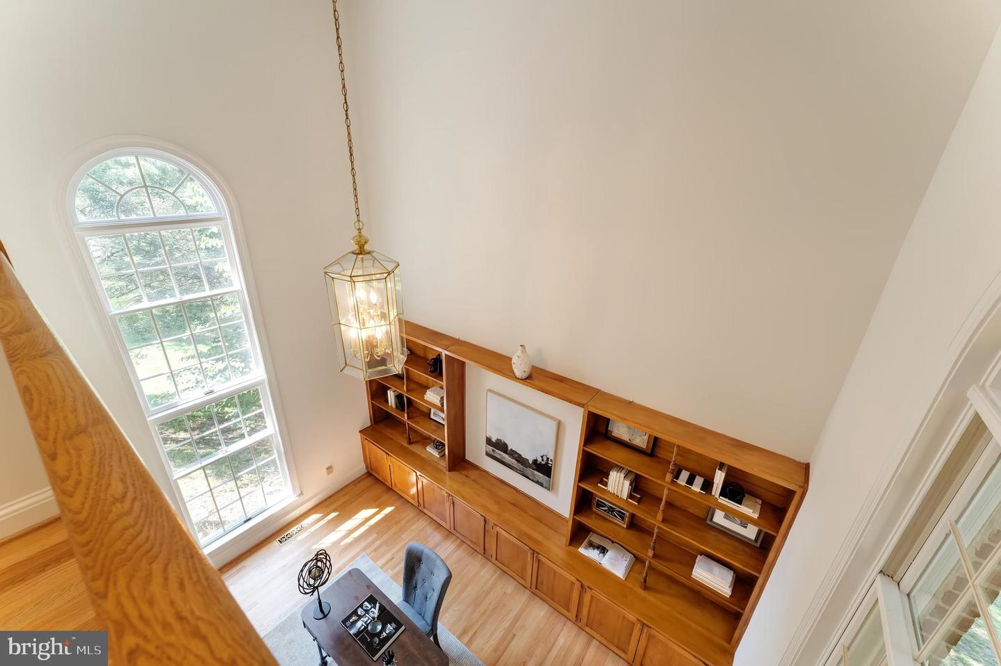 250 GOLDEN WOODS CT, GREAT FALLS, Virginia 22066, 5 Bedrooms Bedrooms, ,4 BathroomsBathrooms,Residential,For sale,250 GOLDEN WOODS CT,VAFX2253842 MLS # VAFX2253842
