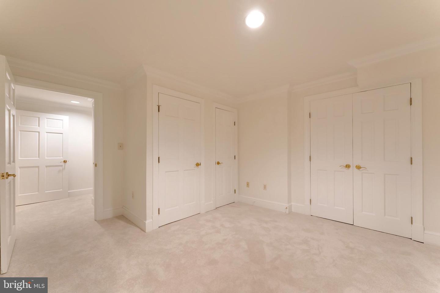 250 GOLDEN WOODS CT, GREAT FALLS, Virginia 22066, 5 Bedrooms Bedrooms, ,4 BathroomsBathrooms,Residential,For sale,250 GOLDEN WOODS CT,VAFX2253842 MLS # VAFX2253842