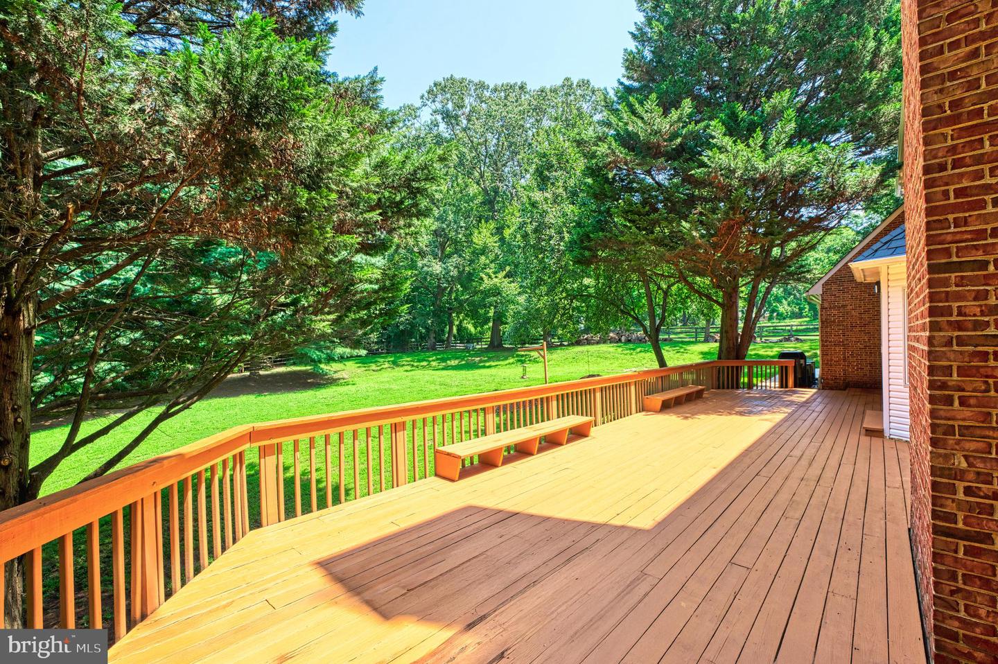 250 GOLDEN WOODS CT, GREAT FALLS, Virginia 22066, 5 Bedrooms Bedrooms, ,4 BathroomsBathrooms,Residential,For sale,250 GOLDEN WOODS CT,VAFX2253842 MLS # VAFX2253842