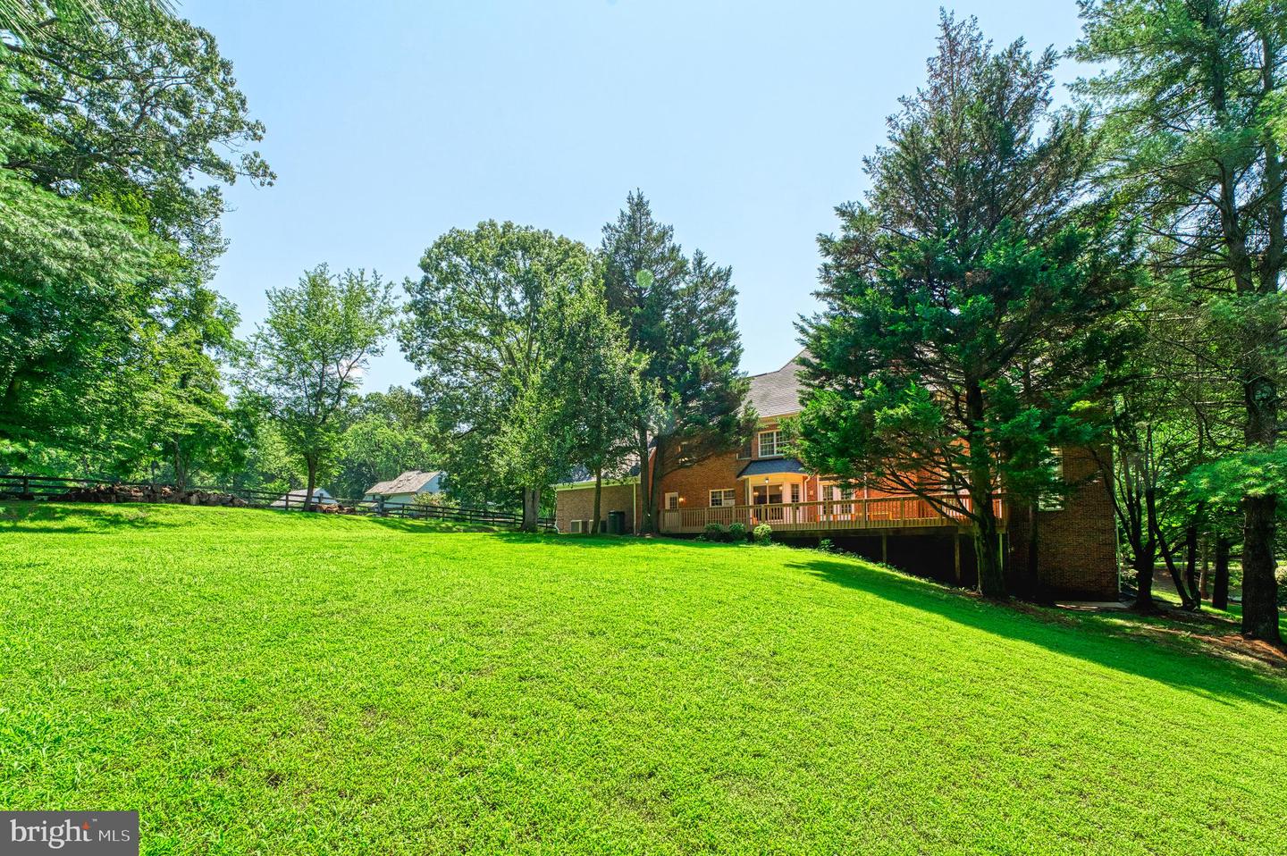 250 GOLDEN WOODS CT, GREAT FALLS, Virginia 22066, 5 Bedrooms Bedrooms, ,4 BathroomsBathrooms,Residential,For sale,250 GOLDEN WOODS CT,VAFX2253842 MLS # VAFX2253842