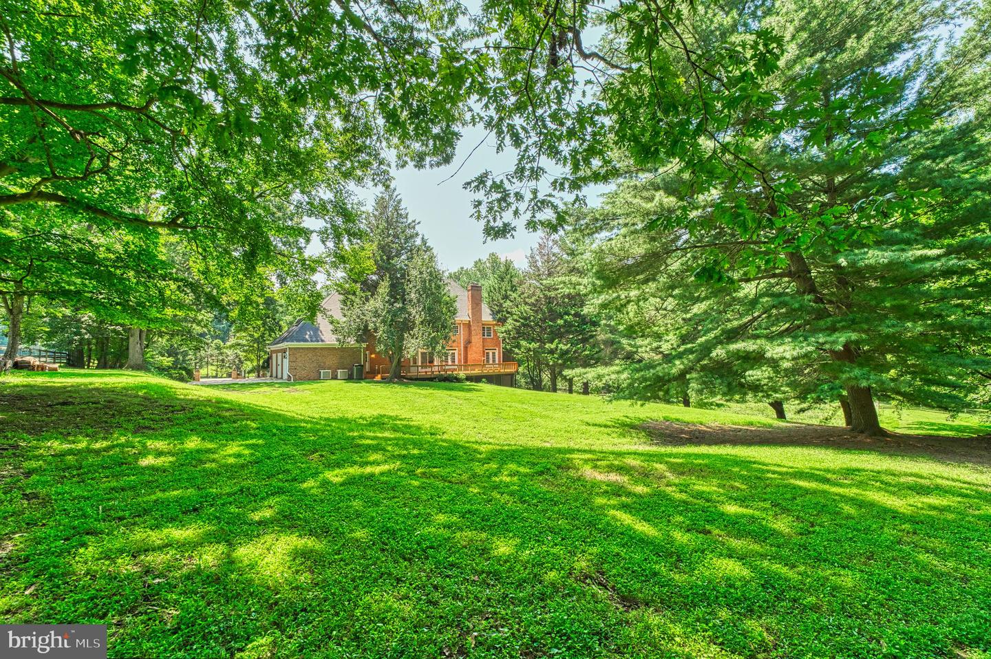 250 GOLDEN WOODS CT, GREAT FALLS, Virginia 22066, 5 Bedrooms Bedrooms, ,4 BathroomsBathrooms,Residential,For sale,250 GOLDEN WOODS CT,VAFX2253842 MLS # VAFX2253842