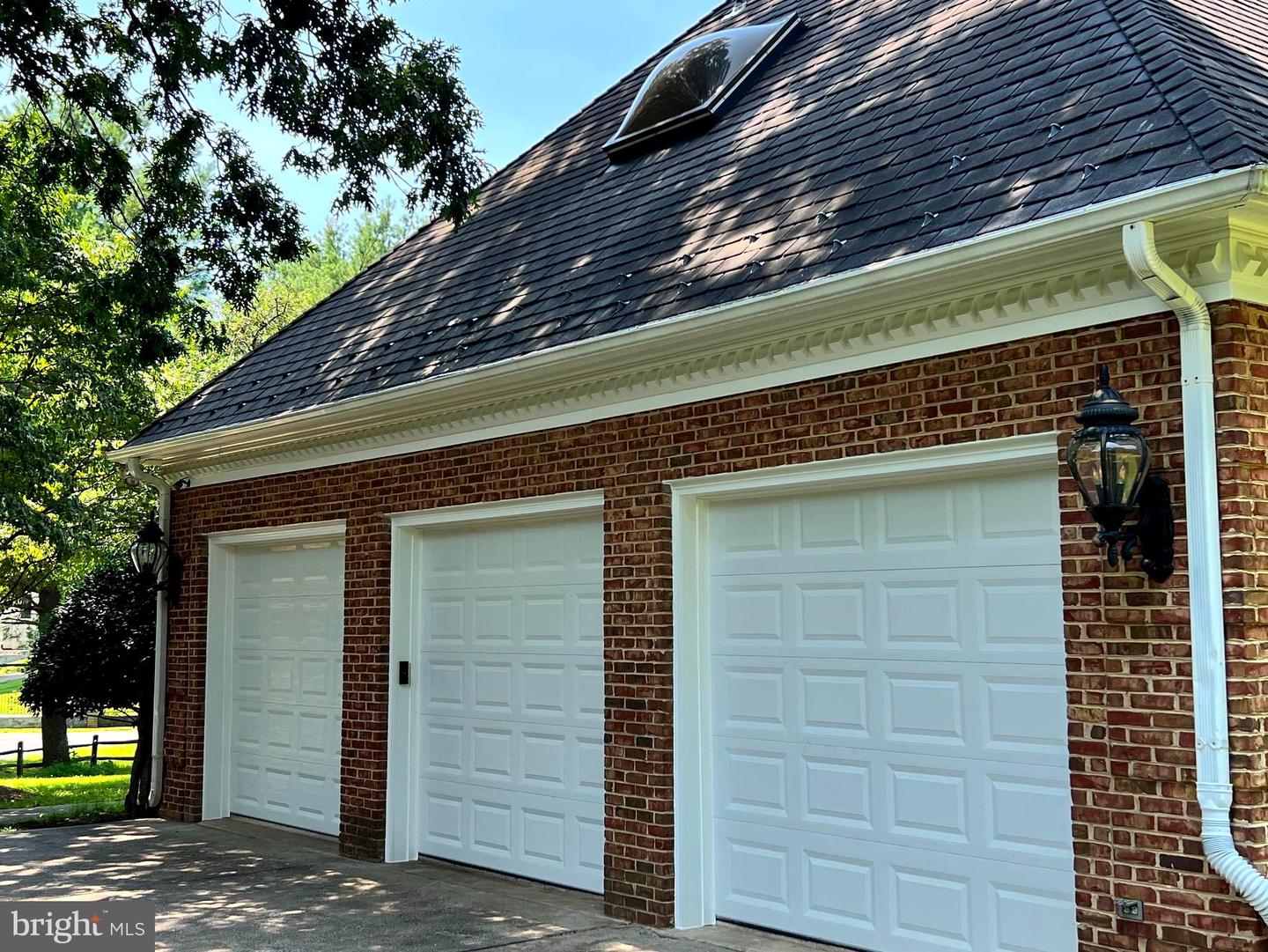 250 GOLDEN WOODS CT, GREAT FALLS, Virginia 22066, 5 Bedrooms Bedrooms, ,4 BathroomsBathrooms,Residential,For sale,250 GOLDEN WOODS CT,VAFX2253842 MLS # VAFX2253842