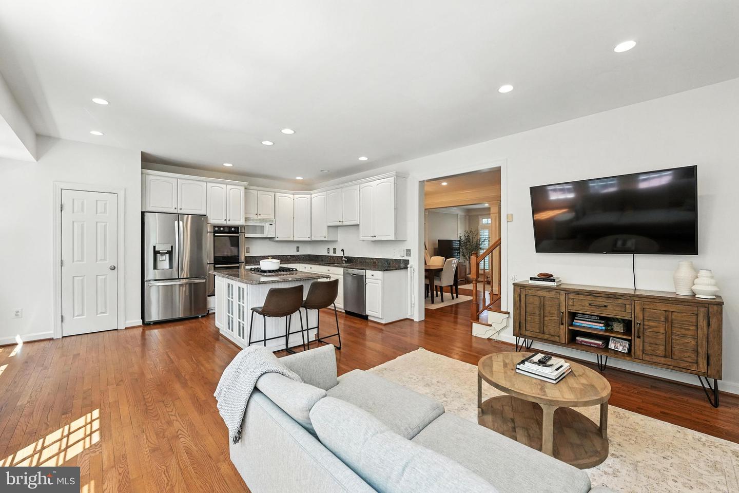 7576 CHRISLAND CV, FALLS CHURCH, Virginia 22042, 3 Bedrooms Bedrooms, ,3 BathroomsBathrooms,Residential,For sale,7576 CHRISLAND CV,VAFX2254304 MLS # VAFX2254304