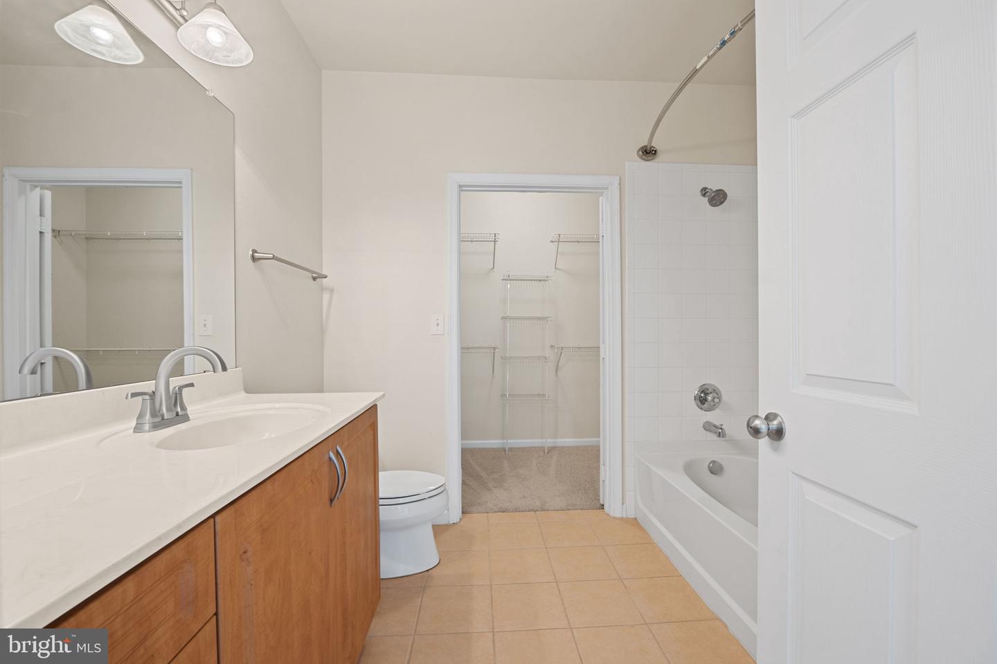 12953 CENTRE PARK CIR #218, HERNDON, Virginia 20171, 2 Bedrooms Bedrooms, ,2 BathroomsBathrooms,Residential,For sale,12953 CENTRE PARK CIR #218,VAFX2254338 MLS # VAFX2254338