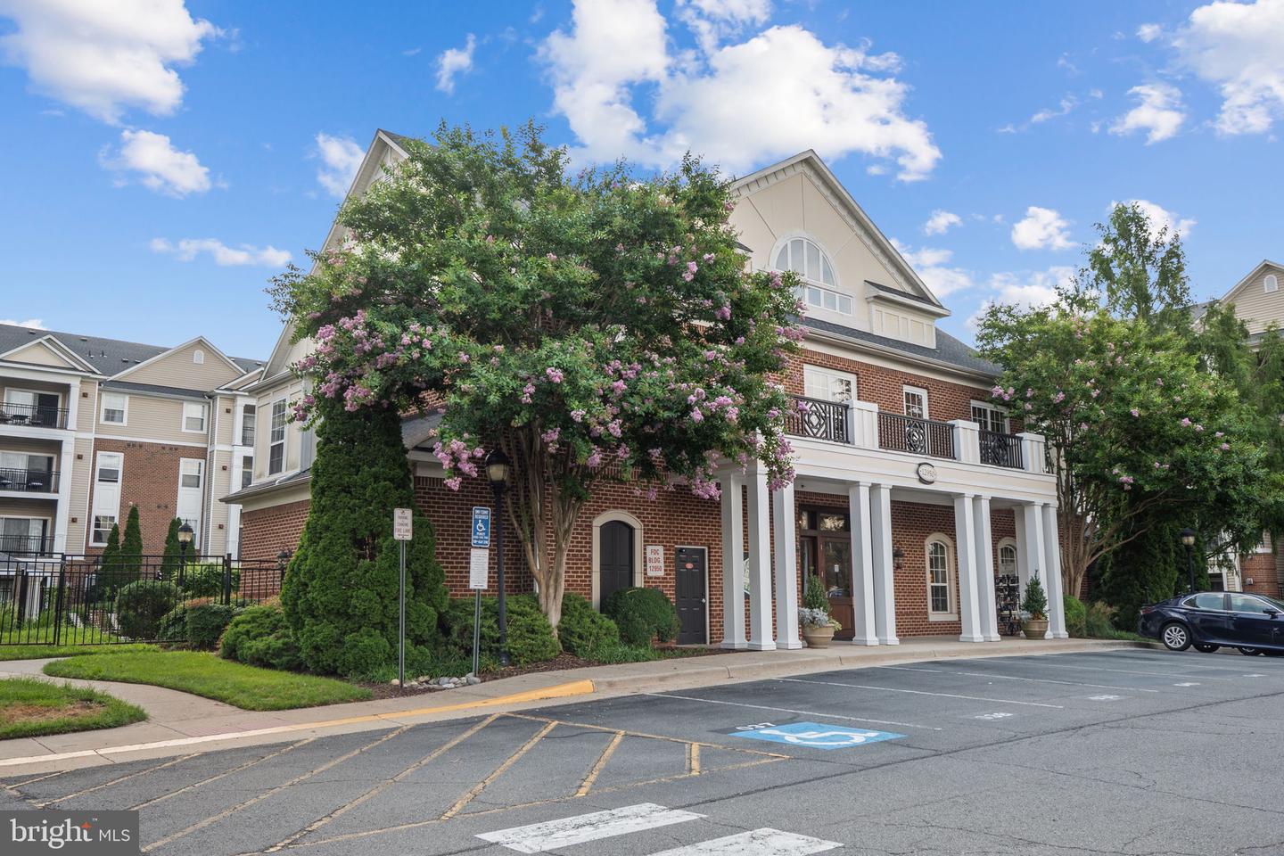 12953 CENTRE PARK CIR #218, HERNDON, Virginia 20171, 2 Bedrooms Bedrooms, ,2 BathroomsBathrooms,Residential,For sale,12953 CENTRE PARK CIR #218,VAFX2254338 MLS # VAFX2254338