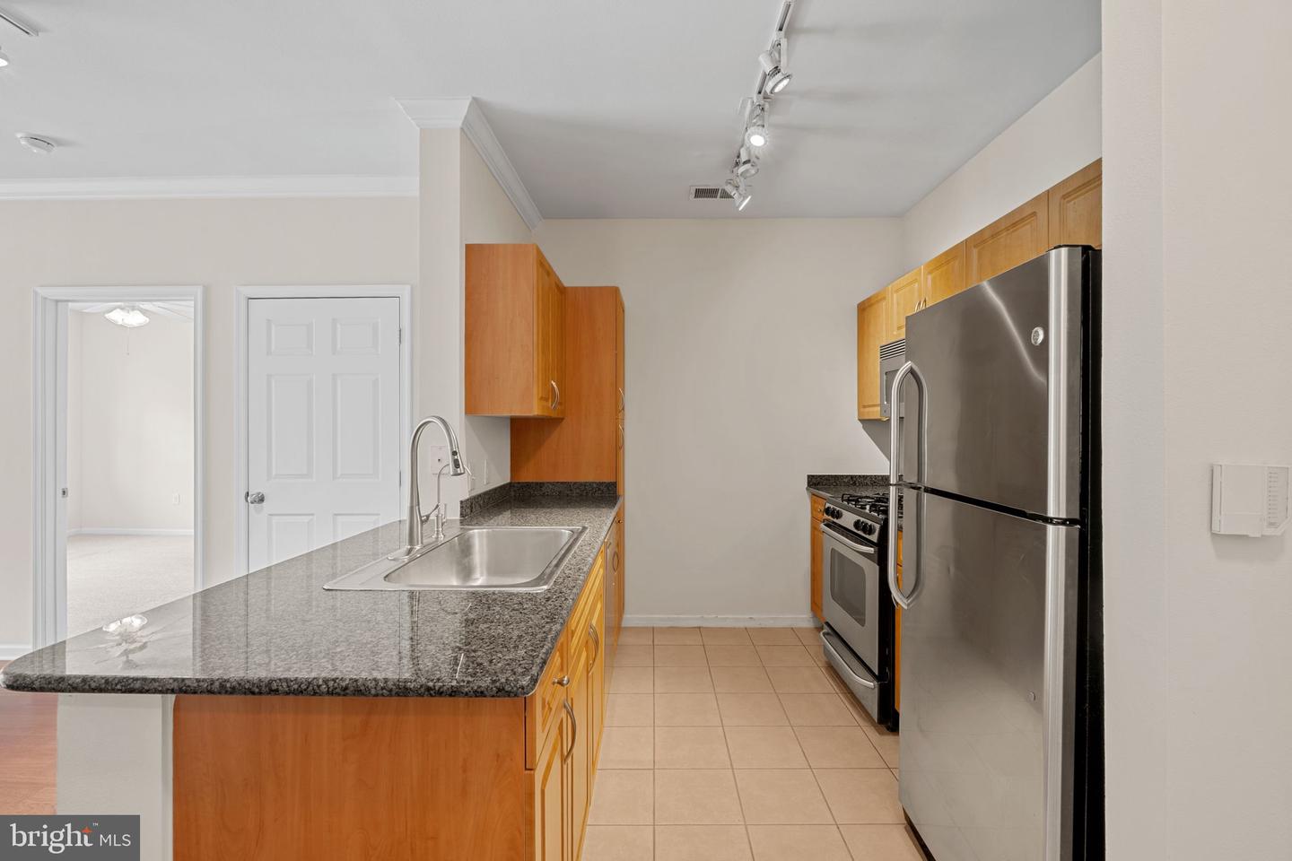 12953 CENTRE PARK CIR #218, HERNDON, Virginia 20171, 2 Bedrooms Bedrooms, ,2 BathroomsBathrooms,Residential,For sale,12953 CENTRE PARK CIR #218,VAFX2254338 MLS # VAFX2254338