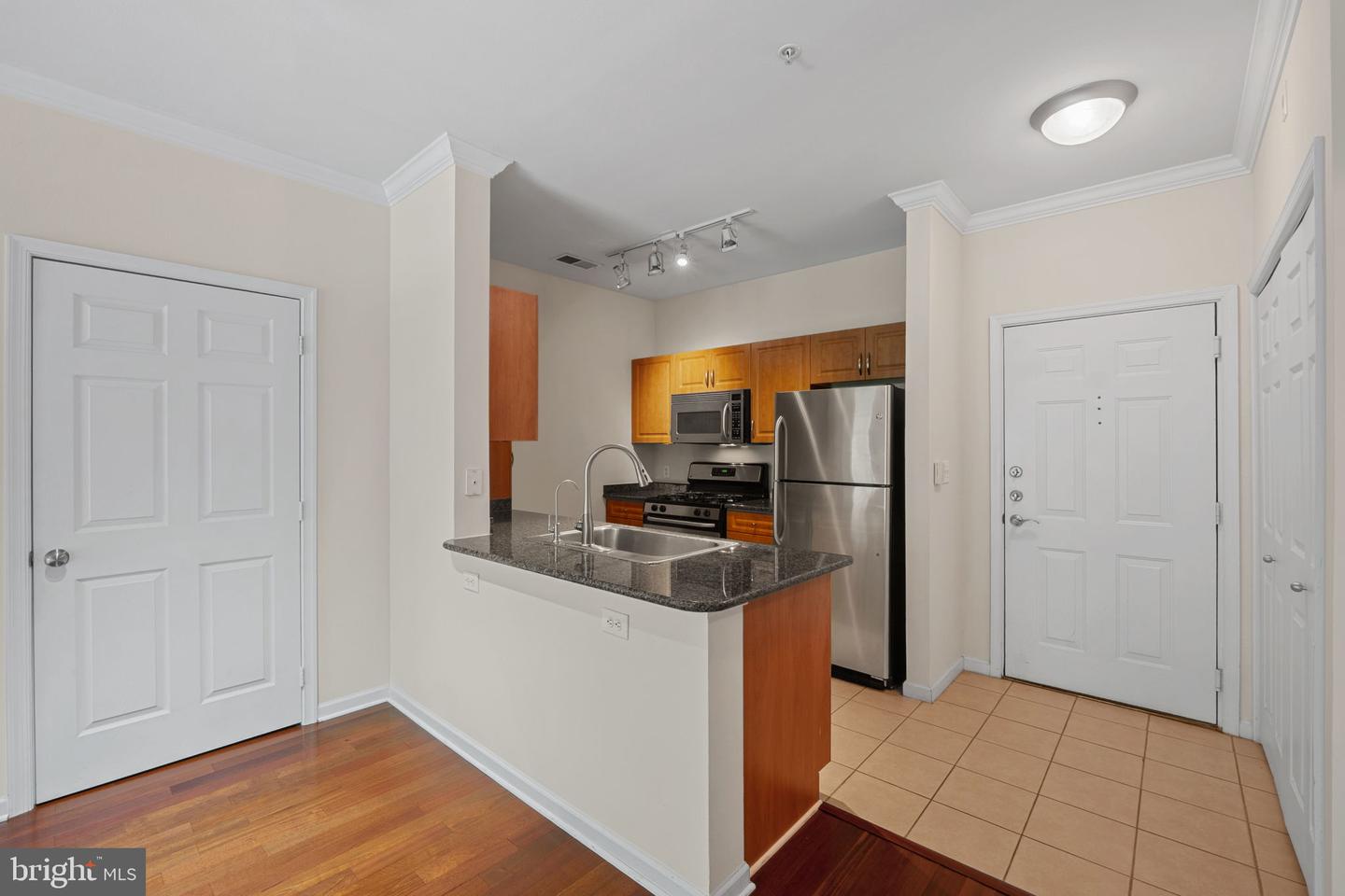 12953 CENTRE PARK CIR #218, HERNDON, Virginia 20171, 2 Bedrooms Bedrooms, ,2 BathroomsBathrooms,Residential,For sale,12953 CENTRE PARK CIR #218,VAFX2254338 MLS # VAFX2254338