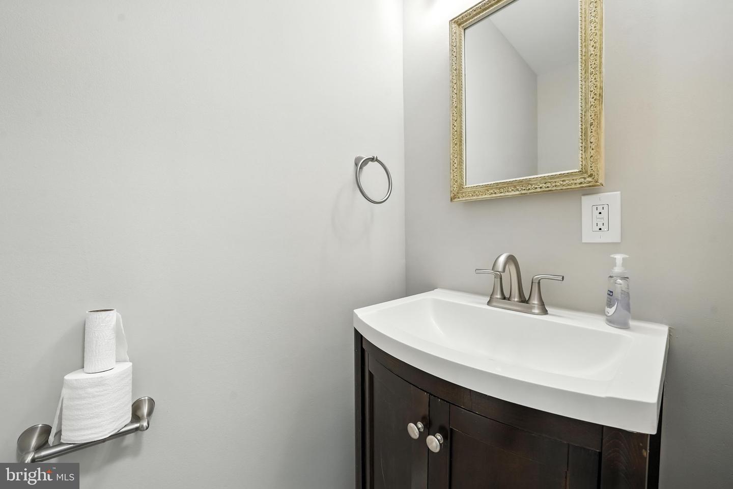 7247 RESERVOIR RD, SPRINGFIELD, Virginia 22150, 3 Bedrooms Bedrooms, ,3 BathroomsBathrooms,Residential,For sale,7247 RESERVOIR RD,VAFX2254480 MLS # VAFX2254480